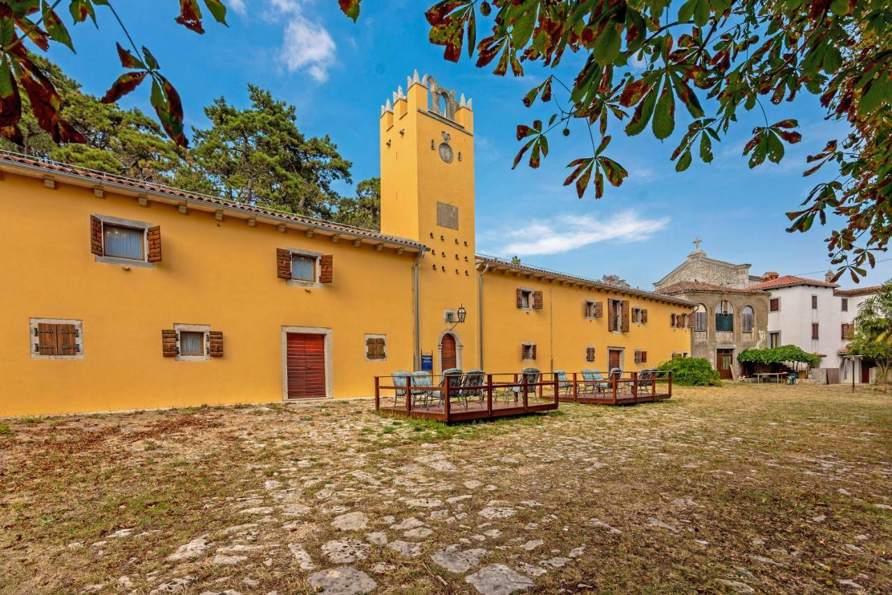 Kastel Pineta In Sveti Martin * Istrien Hotell Nedeščina Eksteriør bilde